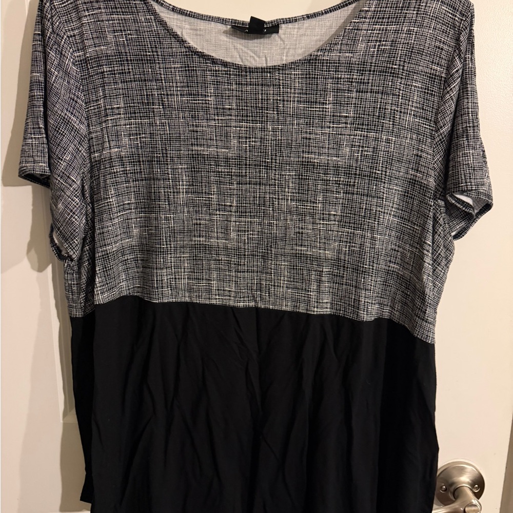 Alfani Black and White Short Sleeve Top